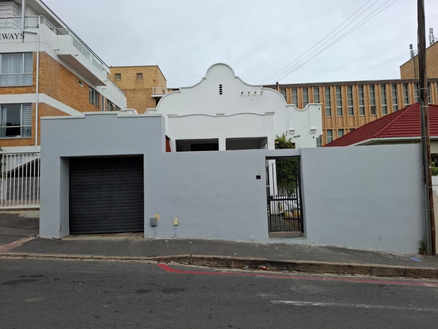 3 Bedroom Property for Sale in Sea Point Western Cape